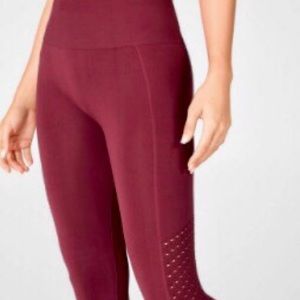 High-Waisted 7/8 leggings (ONLY WORN A FEW TIMES)